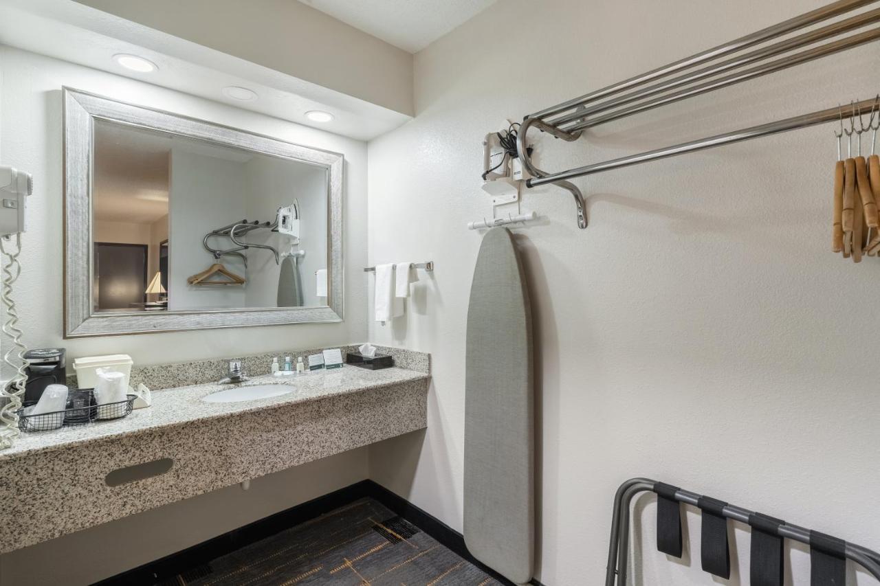 Quality Inn Cleveland Dış mekan fotoğraf